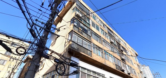 재건축을 위해 힘쓰고 있는 용산 소재 삼각맨션. ⓒ 프라임경제