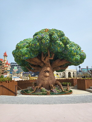 롯데월드 어드벤처 부산 토킹트리. © 프라임경제