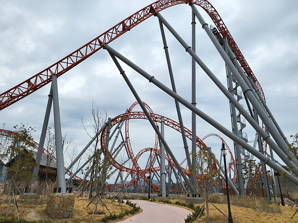 롯데월드 어드벤처 부산 자이언트디거. © 프라임경제