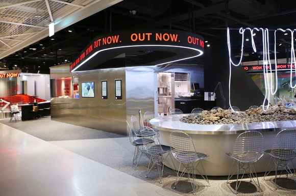 AK&홍대는 '팬덤'과 '다양함'을 키워드로 새로운 매장을 선보인다. © AK플라자