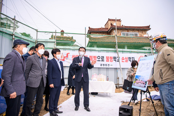 장충남 군수가 국공립 미조 하나어린이집 착공 보고회를 하고 있다. ⓒ 프라임경제