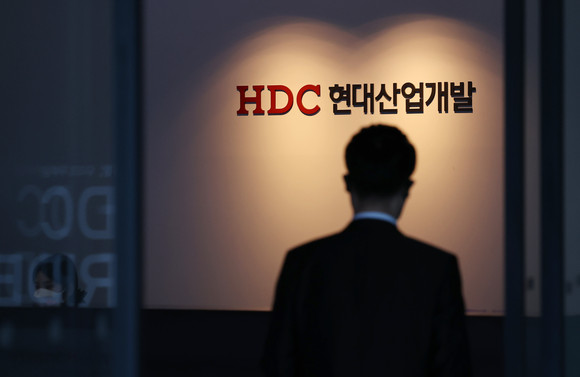 서울시가 광주 학동 철거건물 붕괴사고와 관련, HDC현대산업개발에 8개월 영업정지 행정처분을 내렸다. ⓒ 연합뉴스