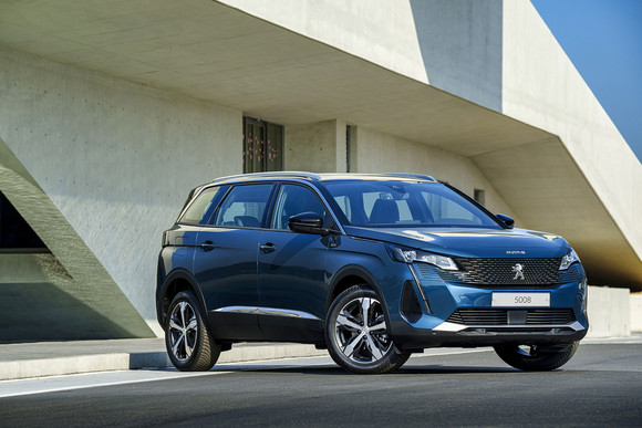 푸조 5008 SUV 1.2 퓨어테크 가솔린 터보 엔진 모델. ⓒ 스텔란티스 코리아