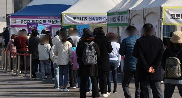 5일 오전 0시 기준 코로나19 신규 확진자는 26만6135명으로 집계됐다. ⓒ 연합뉴스