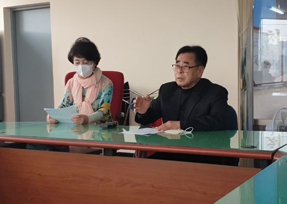가해자로 지목된 지모씨가 5일 기자 간담회를 열고 이번 폭행사건에 대한 입장을 밝히고 있다. ⓒ 프라임경제