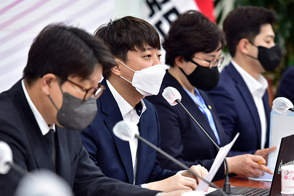 국민의힘은 25일 최고위원회의를 열어 중재안에 대한 재논의가 필요하다고 밝혔다. ⓒ 연합뉴스