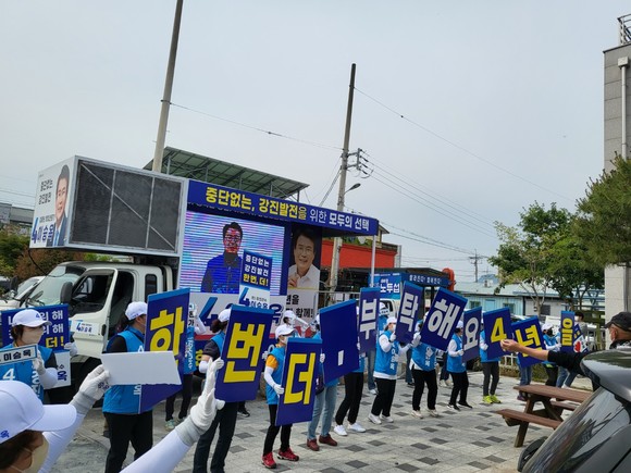 이승옥 강진군수 후보가 선거운동을 하고 있다. ⓒ 이승옥 캠프