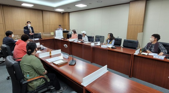 공주시는 지난 20일 농업기술센터 농업회관에서 한국여성농업인 공주시연합회 임원진을 대상으로 간담회를 개최했다. ⓒ 공주시