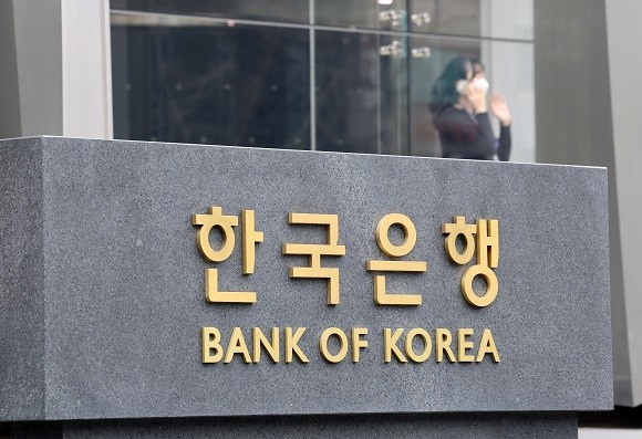 지난해 지급수단별 이용 비중에서 신용카드가 가장 큰 비중을 차지했다. ⓒ 연합뉴스