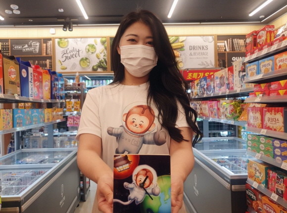 이마트24가 업계 최초로 포토 굿즈 서비스를 시작한다. © 이마트24