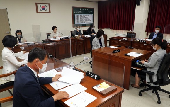 제400회 임시회 1차 산경위원회 개최 모습. ⓒ 의회사무국