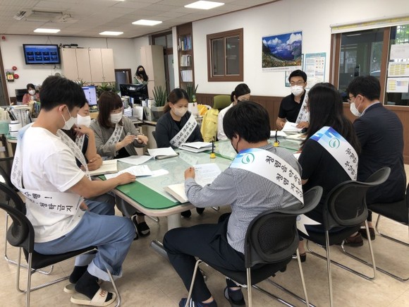 의령군이 청렴도 향상을 위한 현장 추진실태 점검을 실시하고 있다. ⓒ 의령군