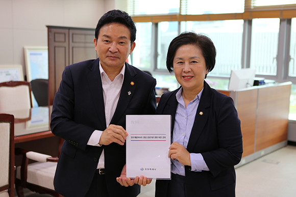 김영선 국민의힘 의원은 24일 원희룡 국토교통부 장관을 만나 창원시의 투기과열지구 해제를 강조했다. ⓒ 김영선 국민의힘 의원실