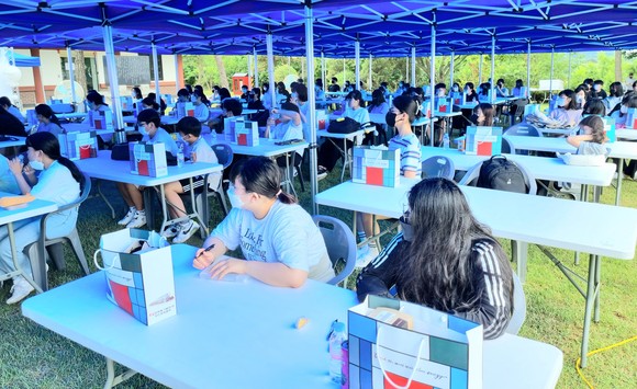 25일 당진시 필경사에서 충남지역 청소년들이 백일장 글짓기 행사에 참여하고 있다. ⓒ 당진발전본부