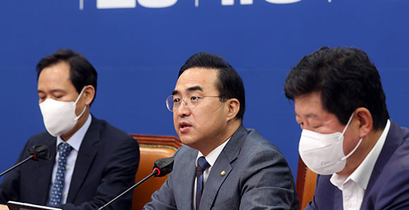박홍근 더불어민주당 원내대표는 27일 임시국회 단독 소집을 통해 원 구성을 할 수도 있다고 입장을 밝혔다. ⓒ 연합뉴스