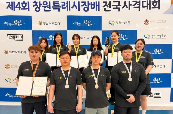뒷줄 왼쪽부터 유서영, 박다혜, 조은영, 김진영, 김용경, 한유림, 앞줄 왼쪽부터 정유진, 목진문, 장하림, 고은석 선수. ⓒ 청주시