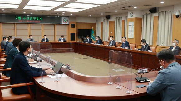 12일 시청 대회의실에서 열린 주간회의 개최 모습. ⓒ 대전시