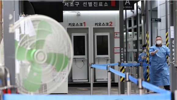 질병관리청 중앙방역대책본부가 15일 0시 기준 코로나19 신규 확진자가 3만8882명명 발생했다고 밝혔다. ⓒ 연합뉴스