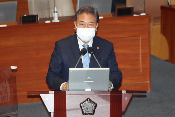 박진 외교부 장관은 25일 대정부질문에서 한일정상회담 개최 전제조건에 대해 강제징용 피해자 배상 문제를 언급했다. ⓒ 연합뉴스
