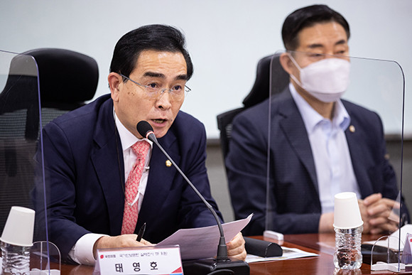 태영호 국민의힘 의원은 이종섭 국방부 장관이 대정부질문에서 한 발언에 대해 26일 설명·주장했다. ⓒ 연합뉴스