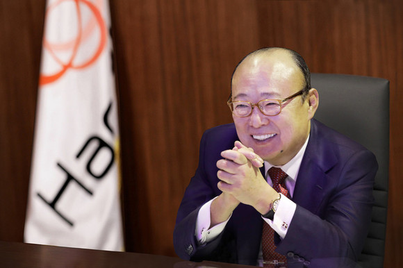 한화그룹이 최근 대규모 사업구조 재편에 나서면서 오너 3세 경영권 승계 작업을 본격적으로 진행하고 있다. 사진은 김승연 한화그룹 회장. ⓒ 한화