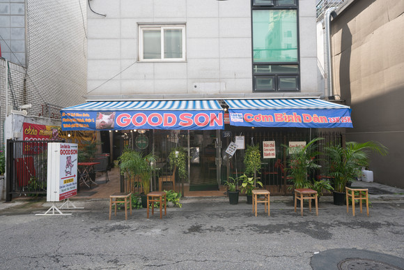 오는 8월 말, 굿손 신용산점에 스루 서비스가 도입 될 예정이다. ⓒ 캐비아 에프
