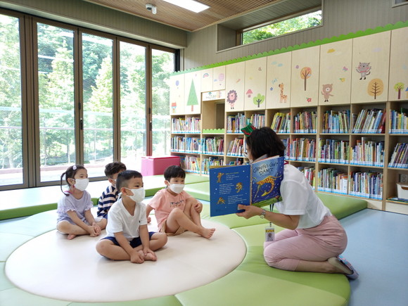 '책 읽고! 숲 걷고! 락(樂) forest' 프로그램. ⓒ 진주시