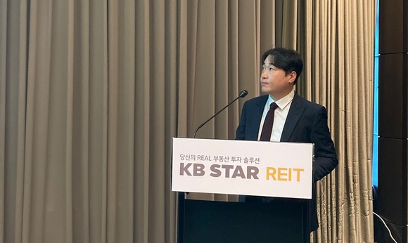 임현규 KB자산운용 본부장은 30일 서울 여의도 콘래드호텔에서 열린 기업공개 기자간담회에서 KB스타리츠의 비전 및 포부에 대해 밝혔다. ⓒ KB자산운용