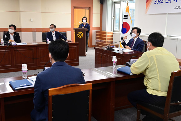 진주시가 2023 진주아시아역도선수권대회 추진사항 보고회를 가지고 있다. ⓒ 진주시