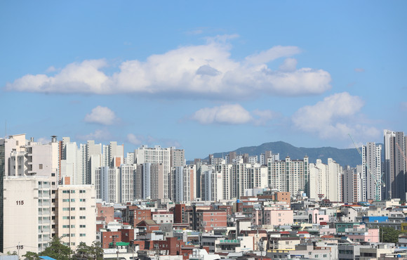 국토교통부가 이날 주거정책심의위원회를 열고 '투기과열지구 및 조정대상지역 조정안'을 발표했다. ⓒ 연합뉴스