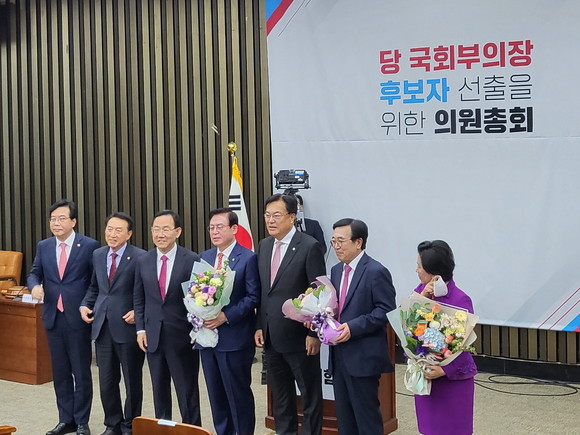 정우택 국민의힘 의원은 25일에 진행된 의원총회에서 국회부의장 후보자로 선출돼 오는 27일 본회의 의결을 거쳐 직을 맡을 예정이다. = 박성현 기자