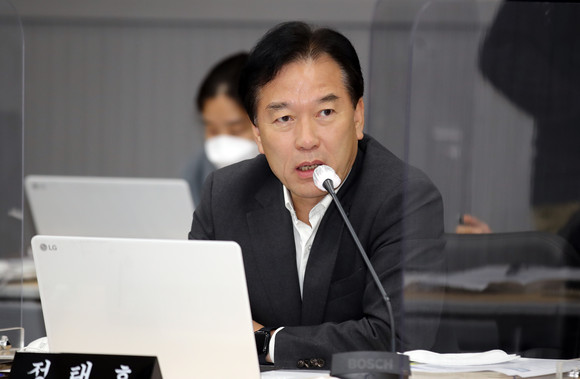 정태호 더불어민주당 의원이 지난해 11월 대표 발의한 국내 중소기업의 ESG 경영을 지원하기 위한 「중소기업 사업전환 촉진에 관한 특별법」개정안이 지난 27일 본회의를 통과했다. ⓒ 연합뉴스