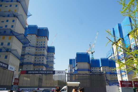 둔촌주공 재건축사업은 ABSTB 만기를 하루 앞두고, 금융당국이 긴급 대응에 나서면서 극적으로 차환 발생에 성공했다. © 프라임경제