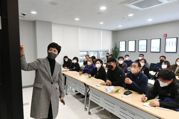 인천연료전지 견학 모습. ⓒ 의회사무국