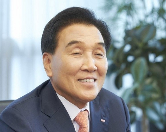 김지완 BNK금융지주 회장은 7일 조기 사임을 밝혔다. ⓒ BNK금융지주