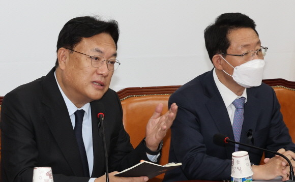 정진석 국민의힘 비상대책위원장은 민주당 측이 요청해 10일 본회의에서 논의될 10.29 참사 국정조사에 비판적인 견해를 밝혔다. ⓒ 연합뉴스