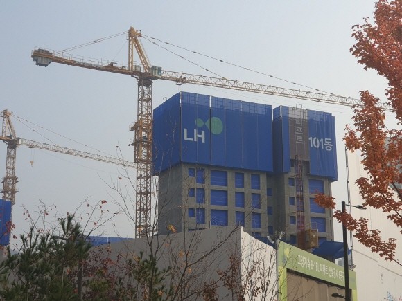 지축 B1블록 공공분양 사업은 시공사 '대우조선해양건설' 유동성 위기로 인해 지난 9월 추석 전후 공사가 중단된 상태다. © 프라임경제