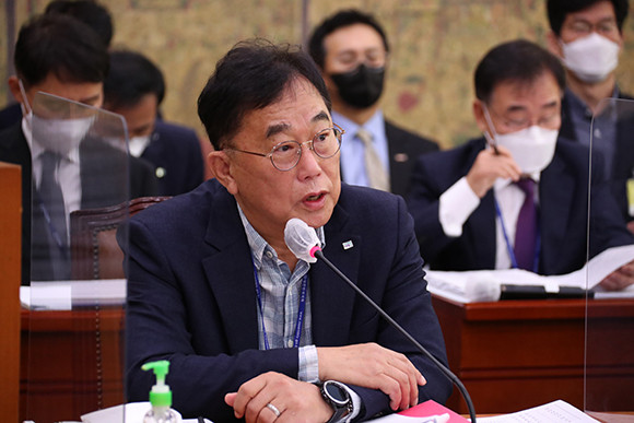 김규철 게임물관리위원회 위원장은 13일에 진행된 국회 문화체육관광위원회 국정감사에 참석했다. ⓒ 연합뉴스