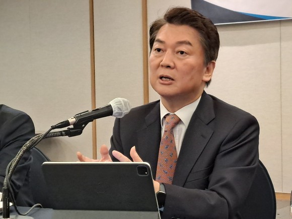 안철수 국민의힘 의원은 16일 오전 열린 조찬 정책 포럼에서 플랫폼 독과점 문제 해결을 위해 공정거래위원회의 개혁이 필요하다고 강조했다. ⓒ 프라임경제