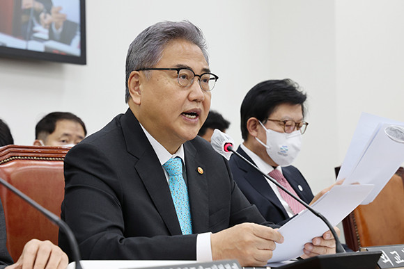 박진 외교부 장관은 네옴시티 프로젝트와 2030 부산세계박람회 개최를 맞바꿨다는 의혹에 대해 반박했다. ⓒ 연합뉴스
