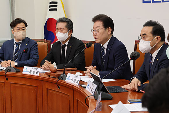 이재명 더불어민주당 대표는 28일 내년도 예산안 관련으로 정부와 여당을 비판했다. ⓒ 연합뉴스
