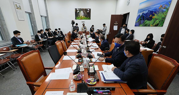 국회 예산결산특별위원회 예산안등조정소위원회는 28일 뒤늦게 개의됐다. ⓒ 연합뉴스