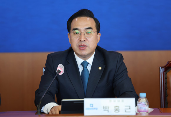 더불어민주당 박홍근 대표가 30일 오전 서울 성동구청에서 열린 현장 최고위원회의에서 발언하고 있다. ⓒ 연합뉴스