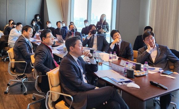 국회 스타트업연구모임인 유니콘팜 주최로 진행된 간담회에서는 개인정보보호법에 따른 스타트업 측 사례가 발표됐다. = 박성현 기자