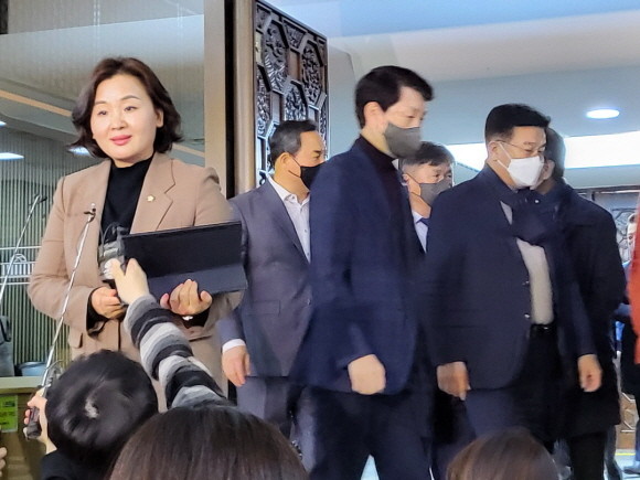 7일 의원총회가 끝난 후 이수진 더불어민주당 원내대변인은 "민주당이 이상민 행정안전부장관 해임건의안부터 내기로 했다"고 전했다. =박성현 기자