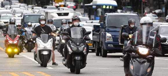 우리 국민 10명 중 9명 이상은 오토바이에 전면번호판 도입이 필요하다고 인식하는 것으로 나타났다. ⓒ 연합뉴스
