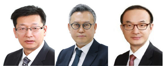 현대로템이 2022년 하반기 임원 인사를 단행했다. (왼쪽부터) 안경수 디펜스솔루션사업본부장, 이정엽 디펜스솔루션사업부장, 김익수 경영지원사업부장. ⓒ 현대로템