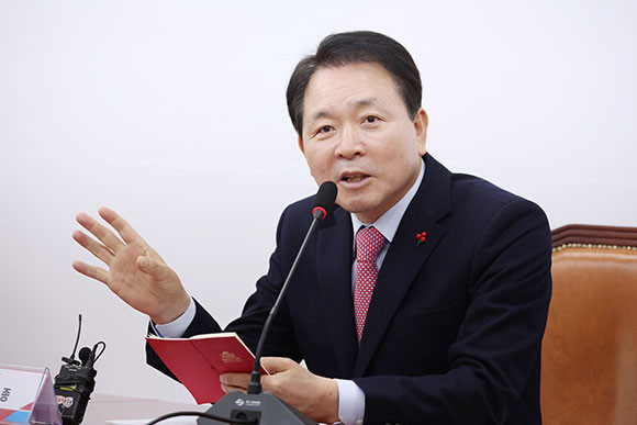 성일종 국민의힘 정책위의장은 26일 안전운임제 일몰기한 연장을 반대했다. ⓒ 연합뉴스