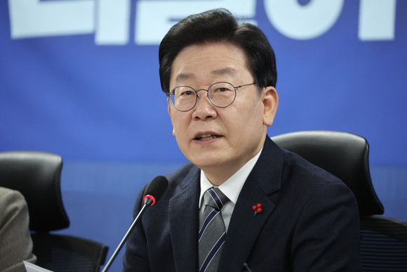 더불어민주당 이재명 대표가 오늘 오전 국회 의원회관에서 열린 확대간부회의에서 발언하고 있다.ⓒ 연합뉴스