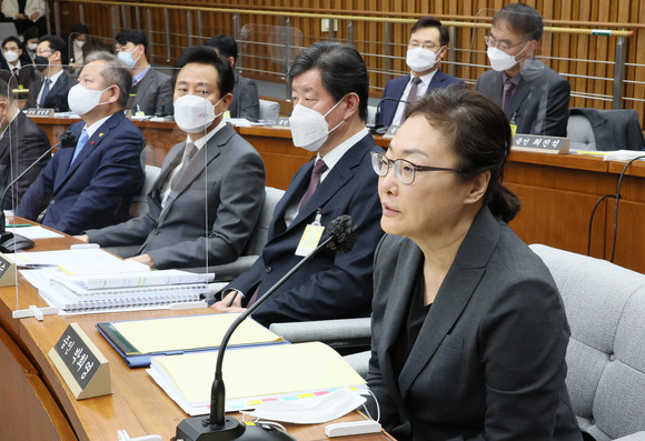 이태원 참사 대응을 부실하게 한 혐의로 구속된 박희영 용산구청장이 구속이 적법한지 다시 판단해달라고 법원에 요청했지만 받아들여지지 않았다. ⓒ 연합뉴스